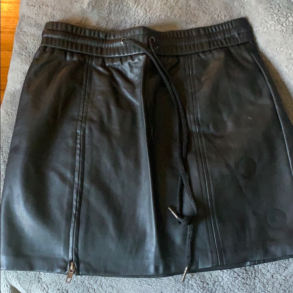 Kendal & Kylie faux leather mini skirt